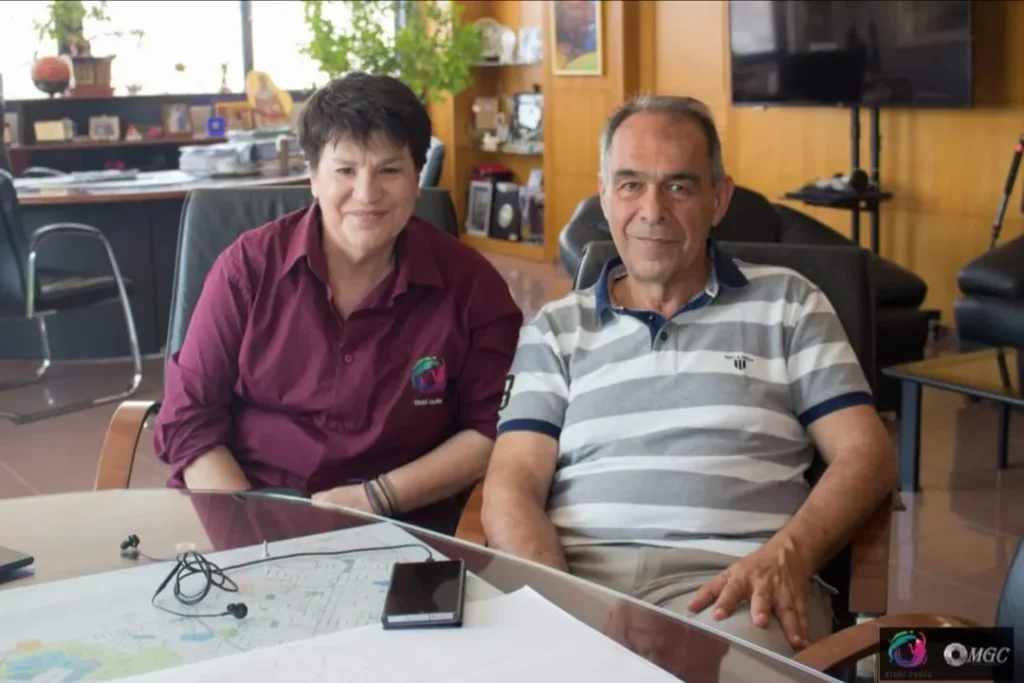 Υποψήφια Περιφερειακή Σύμβουλος στην Π.Ε Πειραιά, η Αναστασία Σαραντίδου με τον ” Αττικός Κύκλος Συνεργασίας και Εμπιστοσύνης ” και τον Γιώργο Ιωακειμίδη.